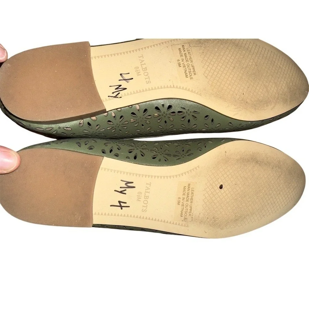 TALBOTS Ansly Perforated Nappa Ballet Flats OLIVE‎ LEAF 6.5M laser cut floral
